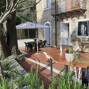 Belvilla By Oyo , Ventimiglia Italien
